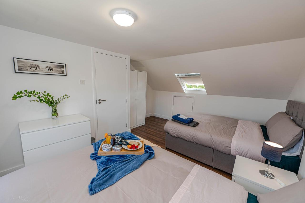 4 Bedrooms,2 Bathrooms House With Free Parking Plumstead  Eksteriør billede