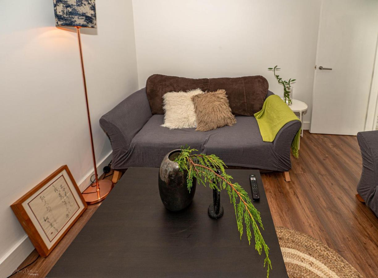 4 Bedrooms,2 Bathrooms House With Free Parking Plumstead  Eksteriør billede