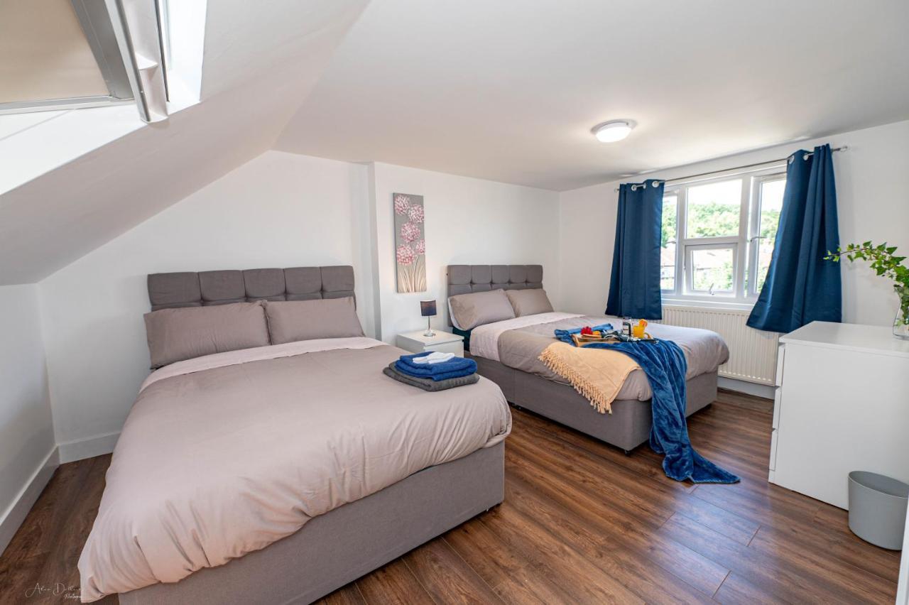 4 Bedrooms,2 Bathrooms House With Free Parking Plumstead  Eksteriør billede