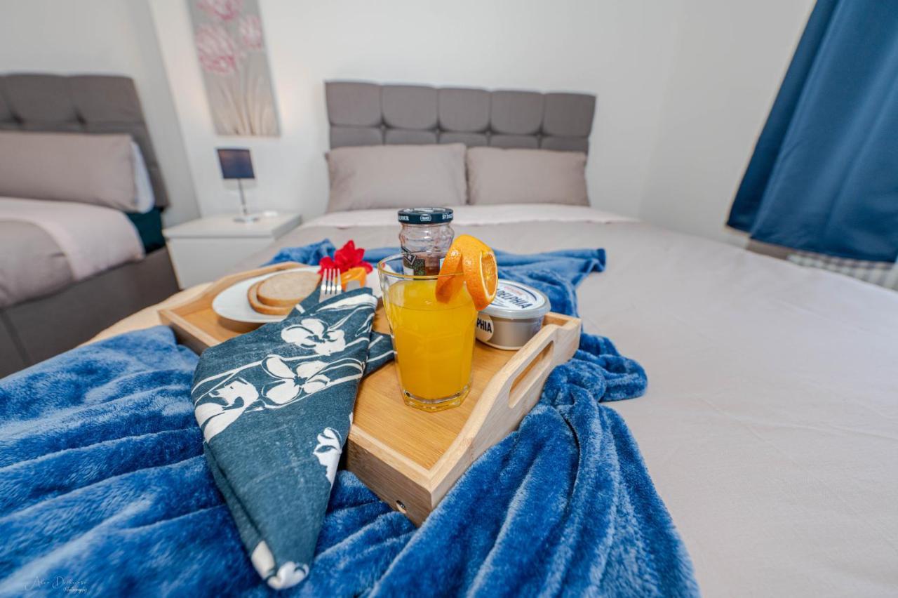 4 Bedrooms,2 Bathrooms House With Free Parking Plumstead  Eksteriør billede